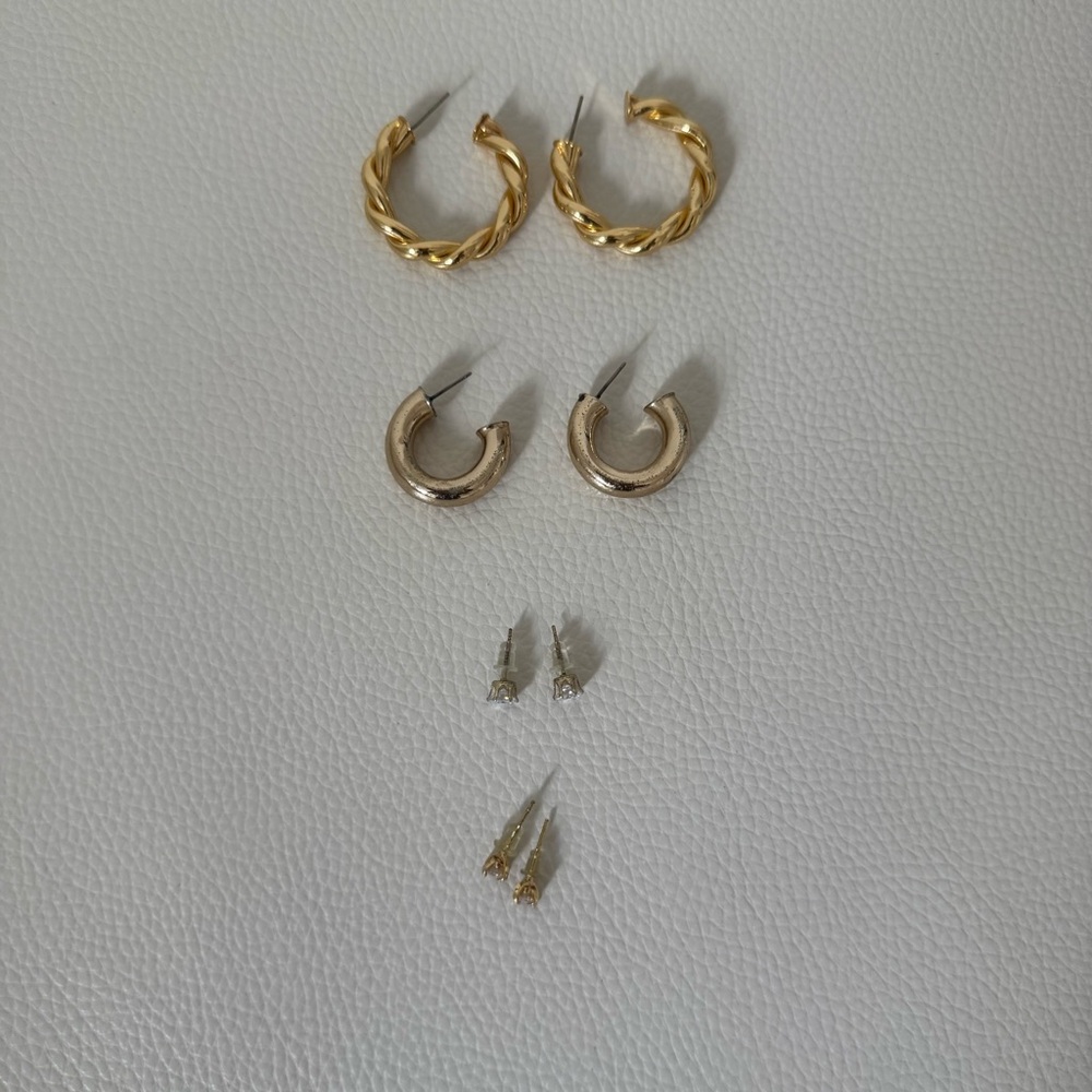 Gold Earrings Set